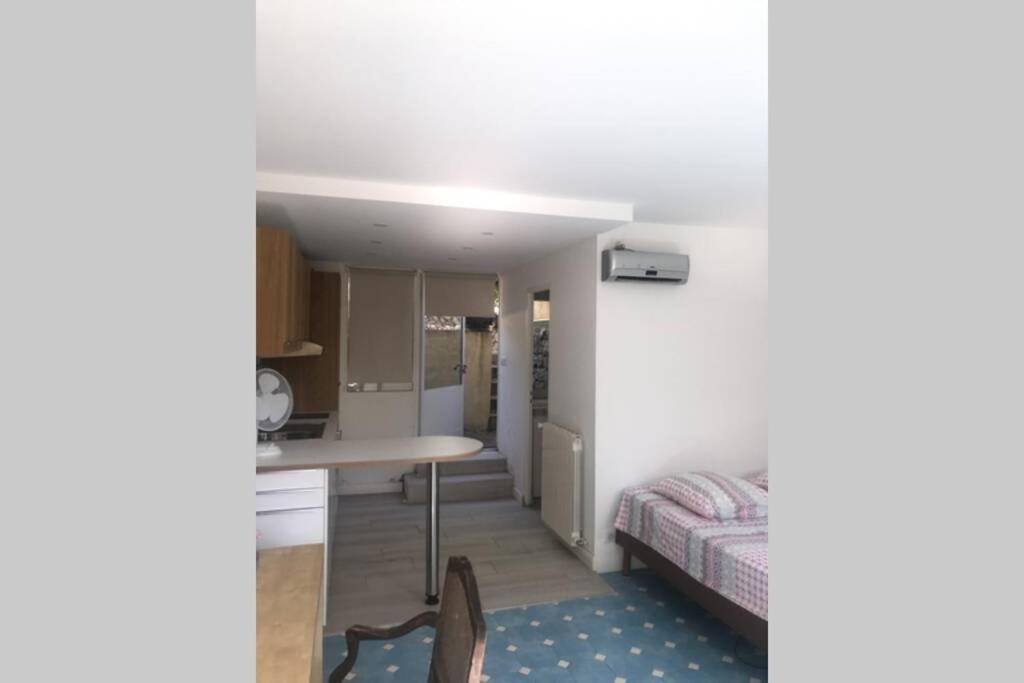 Joli Studio Au Mont St Clair Avec Vue Sur La Mer Apartamento Sète Exterior foto
