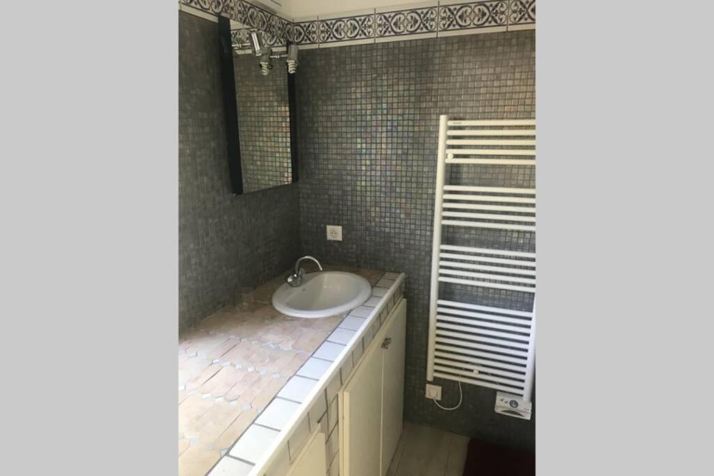 Joli Studio Au Mont St Clair Avec Vue Sur La Mer Apartamento Sète Exterior foto
