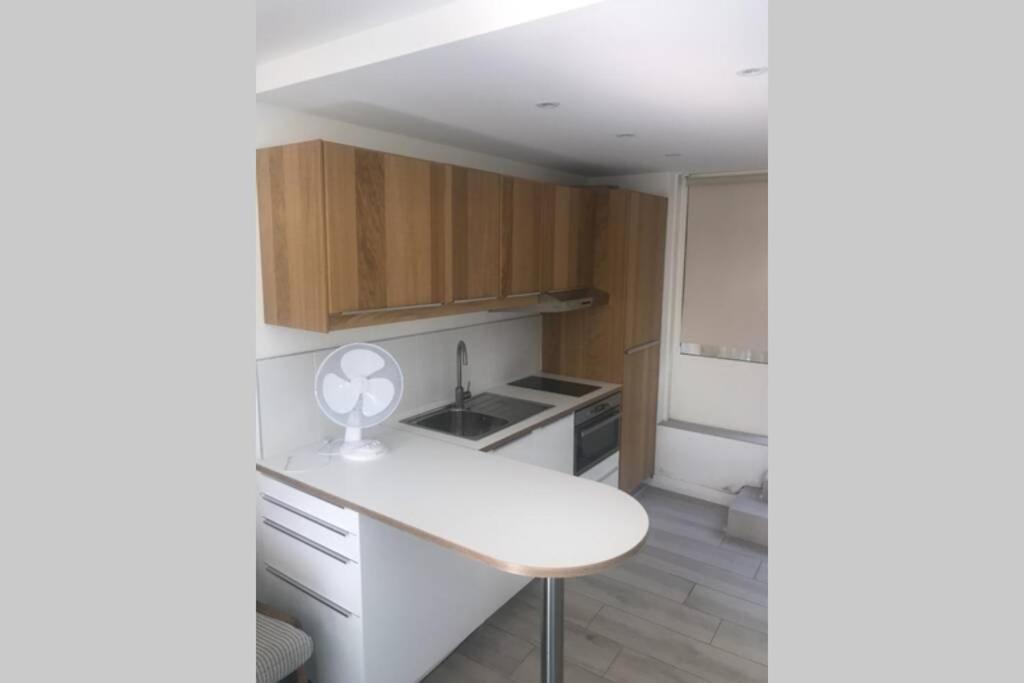 Joli Studio Au Mont St Clair Avec Vue Sur La Mer Apartamento Sète Exterior foto